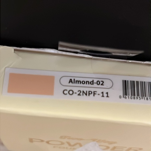 NWT Amor Us Two Way Powder Foundation - Picture 3 of 4
